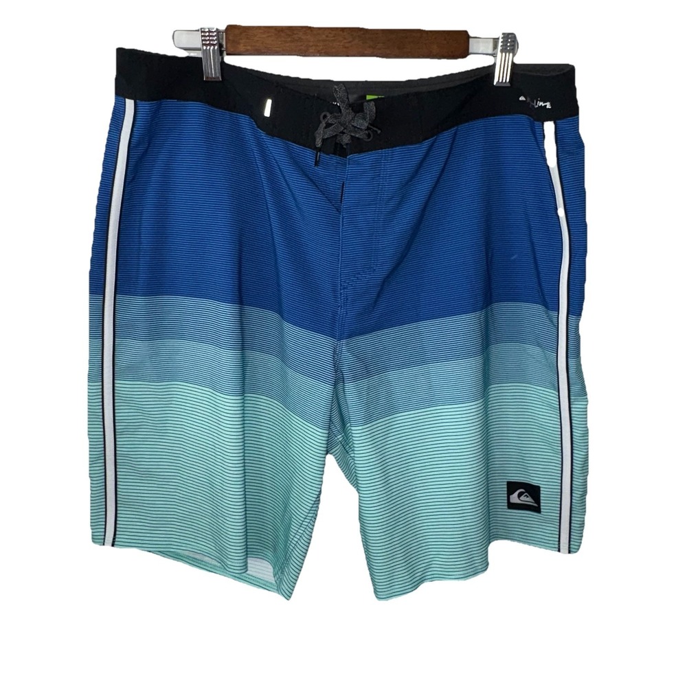 Quiksilver Highline Board Shorts Mens 36x9 4-Way Stretch Striped Navy Blue Swim‎